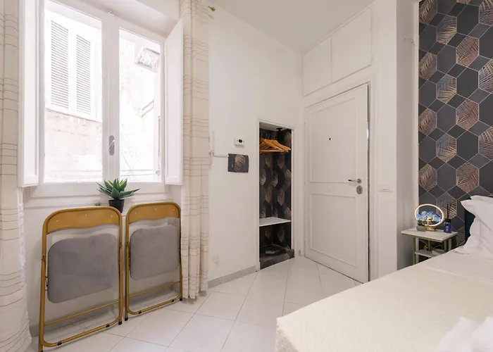 Vicolo Savelli Apartment *